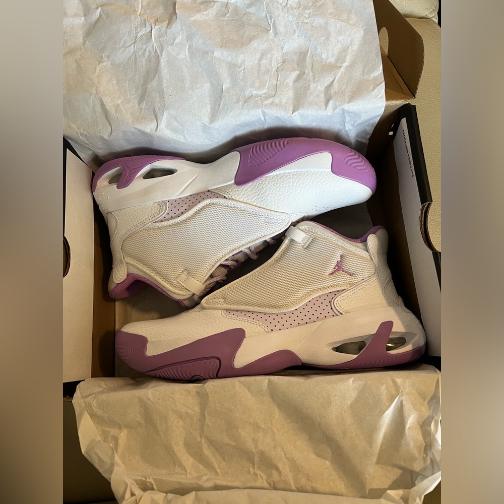 Jordan Max Aura 4